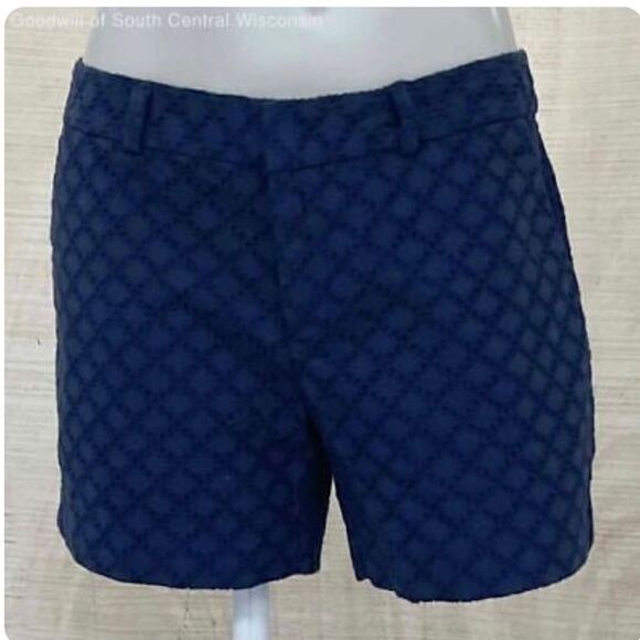 BANANA Republic Navy Blue Eyelet Shorts. Size 2P - Picture 1 of 8